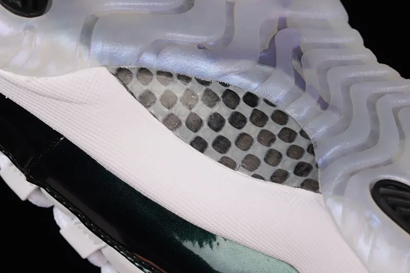 All categories Air Jordan Jordan series basketball shoes Air Jordan 11 F version Air Jordan 11 Low "Emerald" AJ11 Joe 11 Easter Chameleon Top layer genuine carbon 528895-145